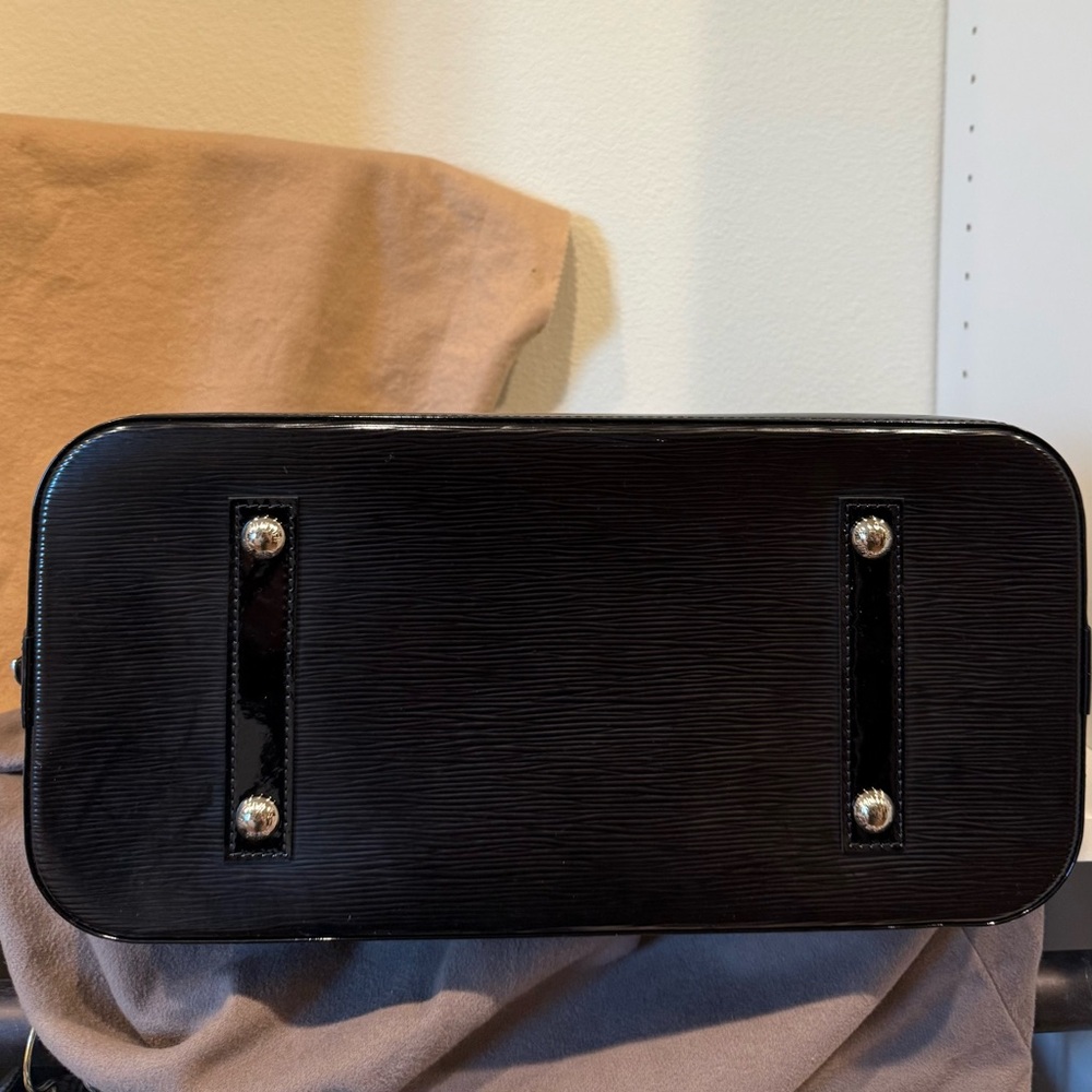 Vintage Louis Vuitton Alma GM electric epi EUC black epi Leather - Picture 9 of 17